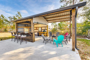 6 Mi to Navarre Beach Home with Large Covered Porch